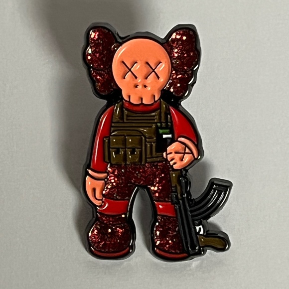 Kaws Glitter Gun Enamel Pin Hat Red Pins Hats Hatpin New Era Cap Brooch  Bag - Picture 1 of 8